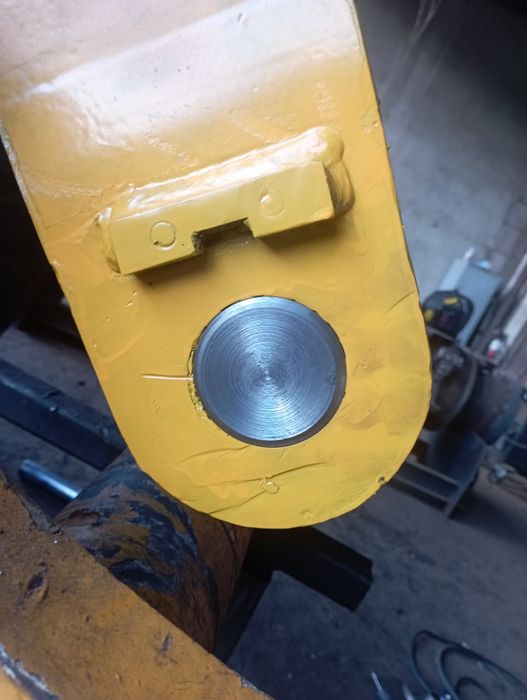 Reparatii Utilaje Hidraulice,alezari profesionale,bucsi bolțuri la Comanda