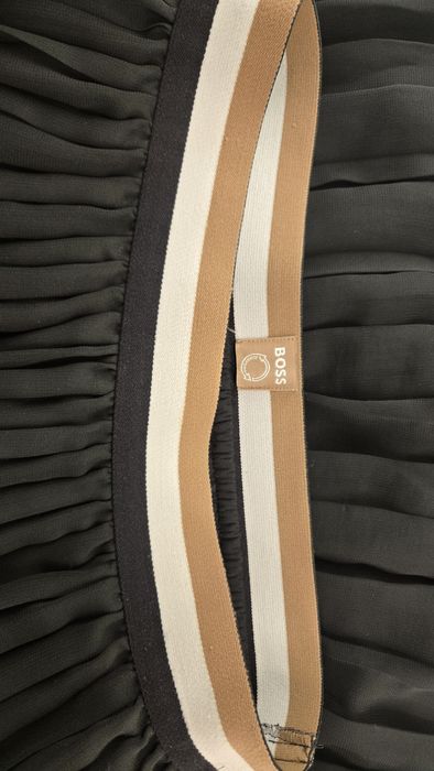 Плисирана пола  Boss