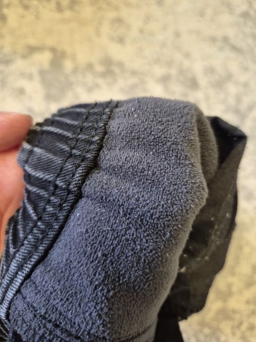 Продам джинсы детские