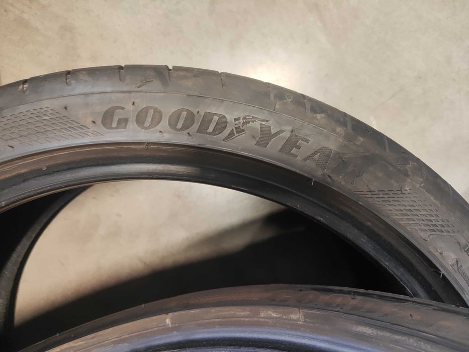 2бр. летни гуми 255/35/20 Goodyear