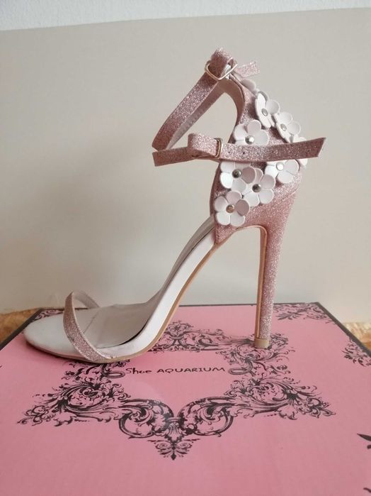 Отворени официални обувки на висок ток