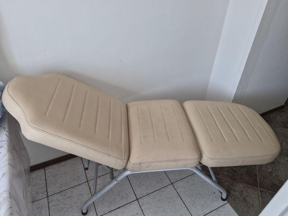 Продам кушетку в хорошем срстоянии