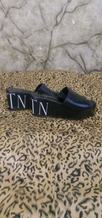 Шлепанцы на  платформе