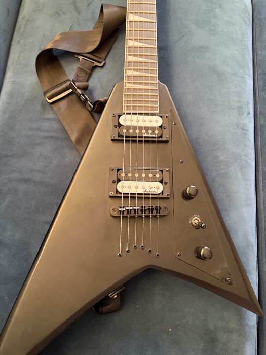 Jackson JS32T Rhoads