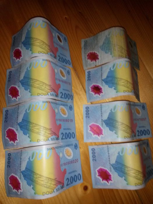 bancnota de 2000 de lei cu eclipsa
