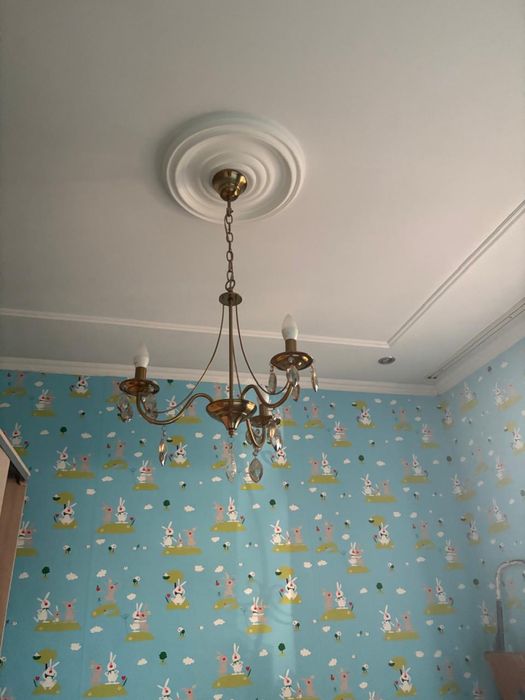 Продаеться люстра