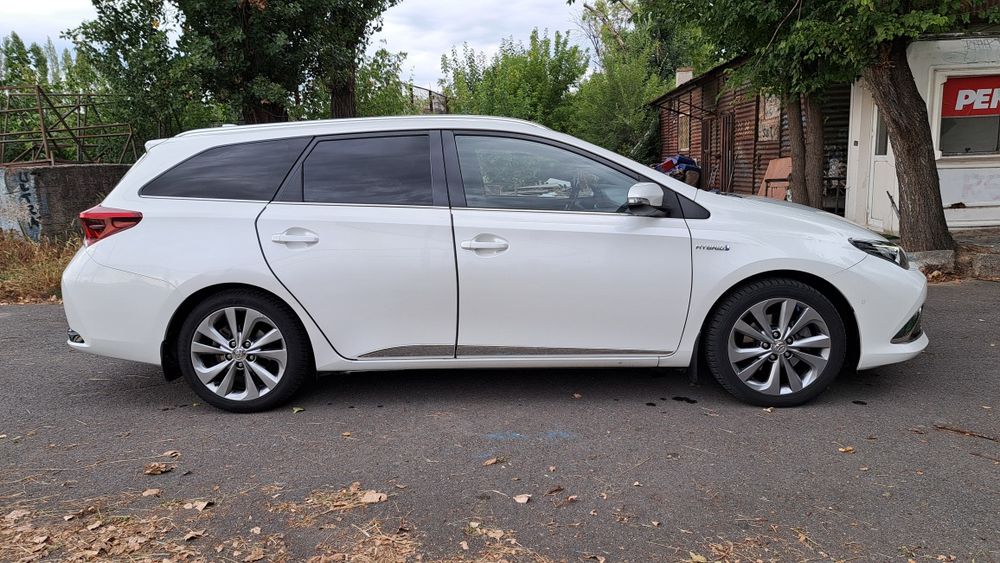 Vând Urgent Toyota Auris Hibrid 2018 cu GPL
