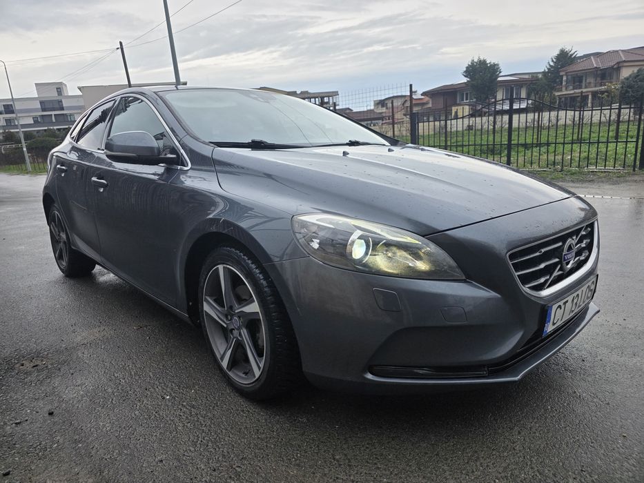 Volvo V40 (2013) • 1.6 D2 • 115 CP • Consum foarte redus • Navigație,