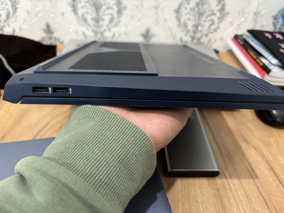 HP Victus 16-e1049