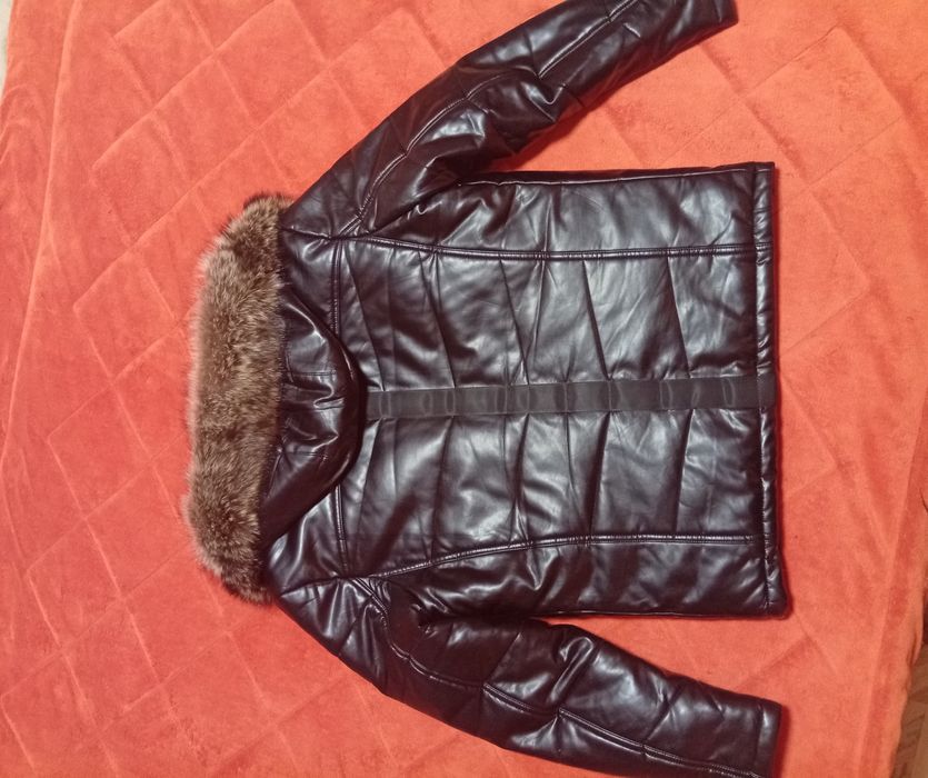 Продам зимнюю куртку.