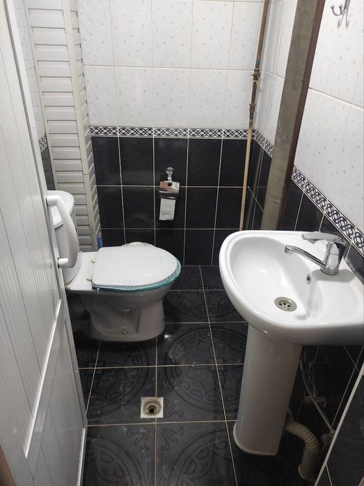 3 sotix uy sotiladi.