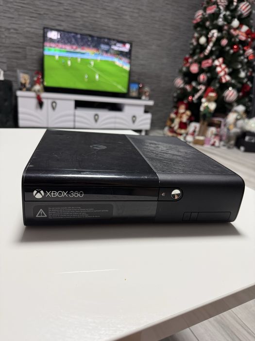 Xbox 360 + jocuri + kinect + electic guitar