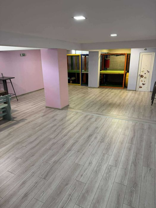 Продава се Хотел в Казанлък - 7000 кв.м за 132 €/кв.м - Снимка #11