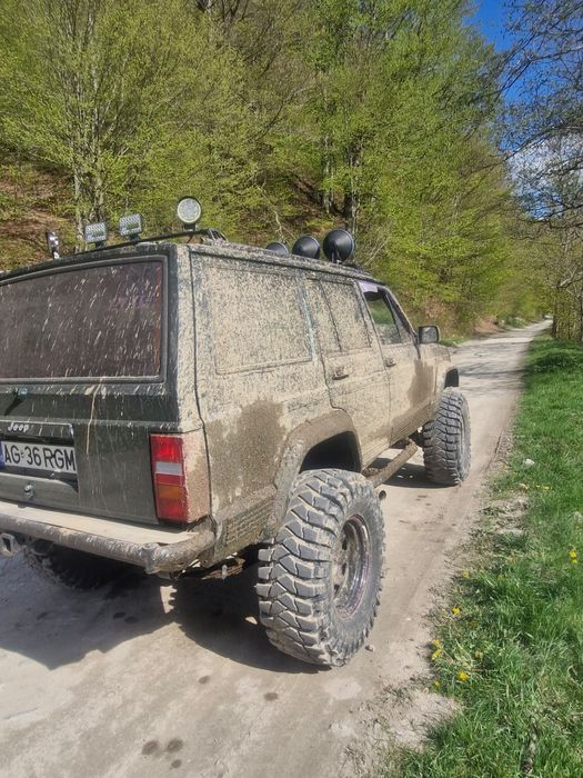 Vând jeep grand cherokee XJ 4.0