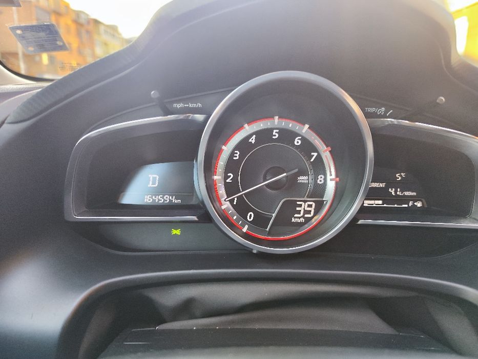 Продавам МАЗДА 3 2.5 Скайактив