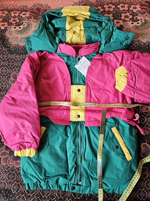 Курточка-ветровка