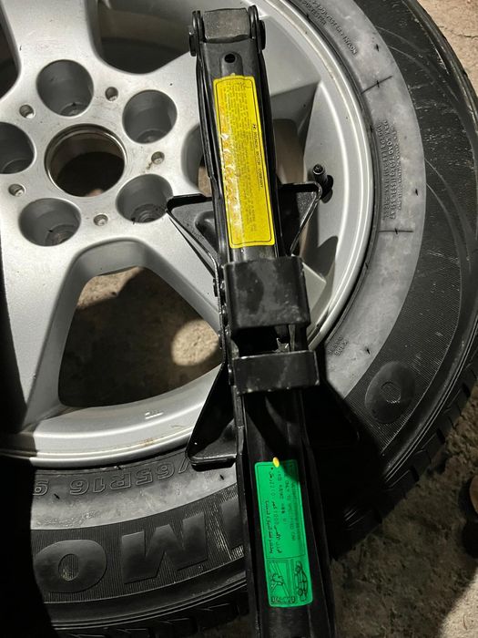 Резервна алуминиева джанта Hunday Tukson 16 цола+Инструменти