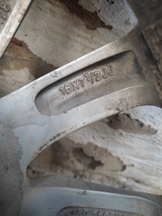 Продам диски на Мерседес и Тойота