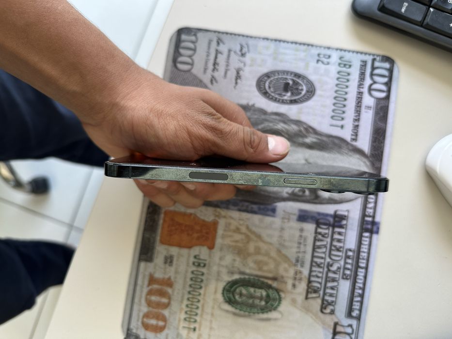 Iphone 12 pro max sotiladi
