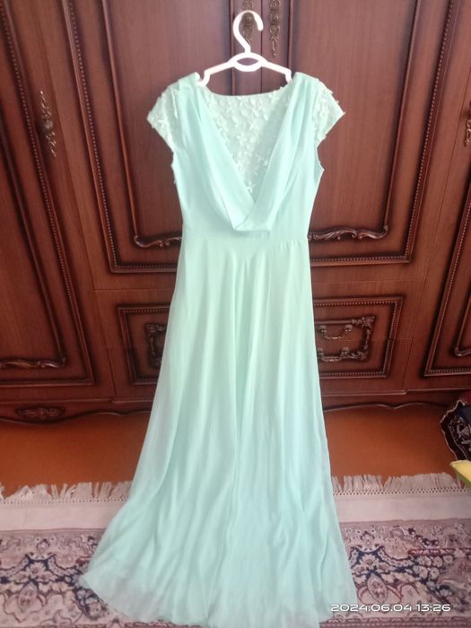 Turkiya Oqshom libosi. Och feruza rangida.