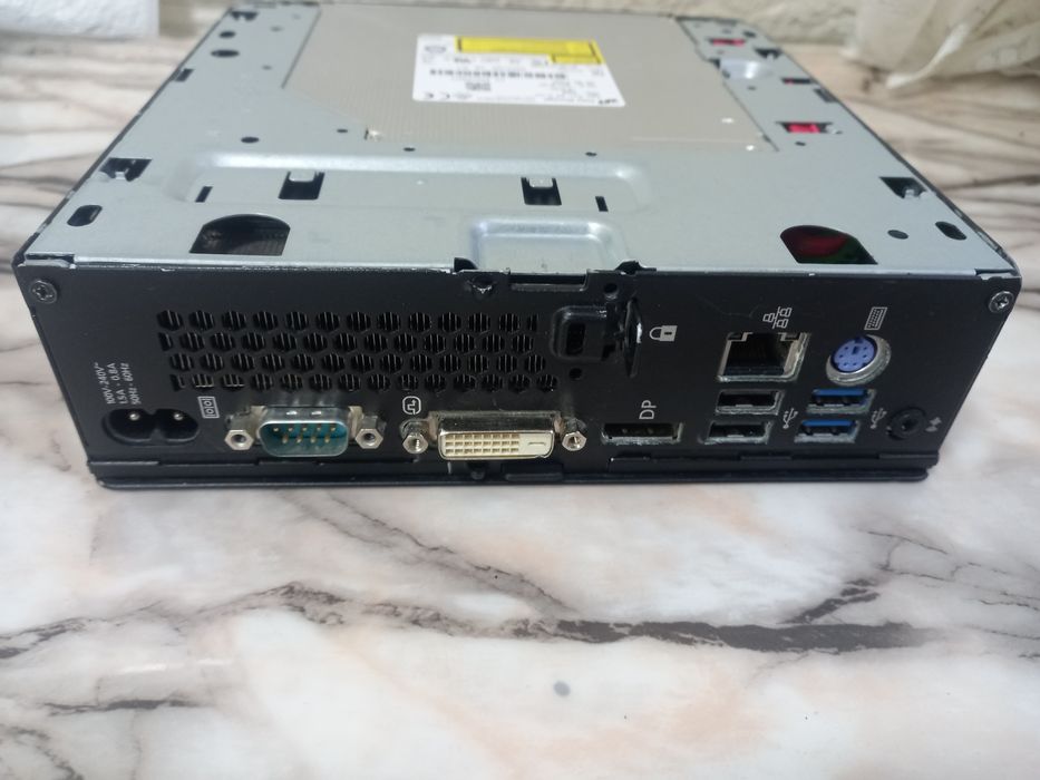 Мини компютър Fujitsu Q556 Intel Core i5-6500T 8gb ssd забележка