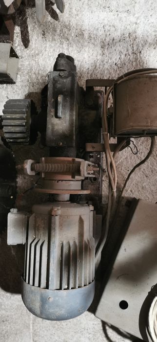 Асансьор универсален