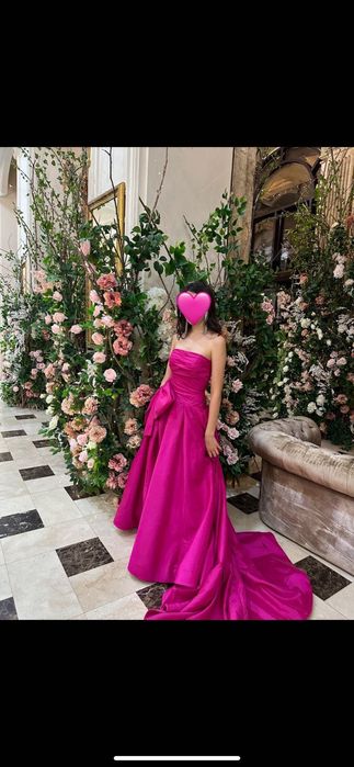 Вечернее платье от SHERRI HILL