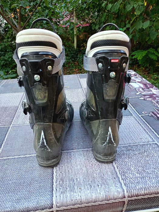 Продавам ски обувки Atomic номер 39.5, 42 и 43