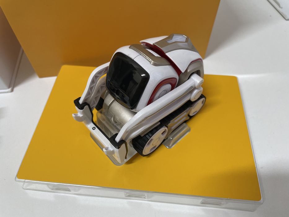 Робот Anki Cozmo в хорошем состоянии