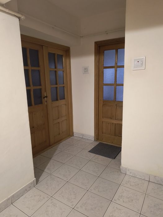 Proprietar, vând apartament 3 camere, zona centrală !