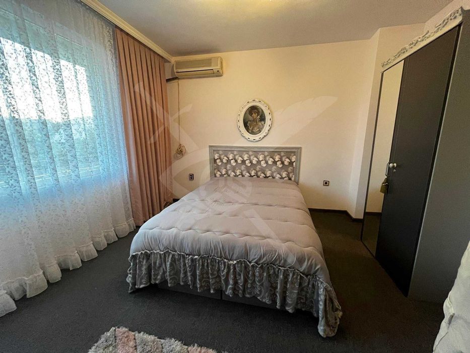 Дава се под наем Четиристаен апартамент в Варна, Център - 105 кв.м за 698.19 € - Снимка #4