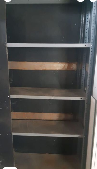 Dulap metalic de vînzare