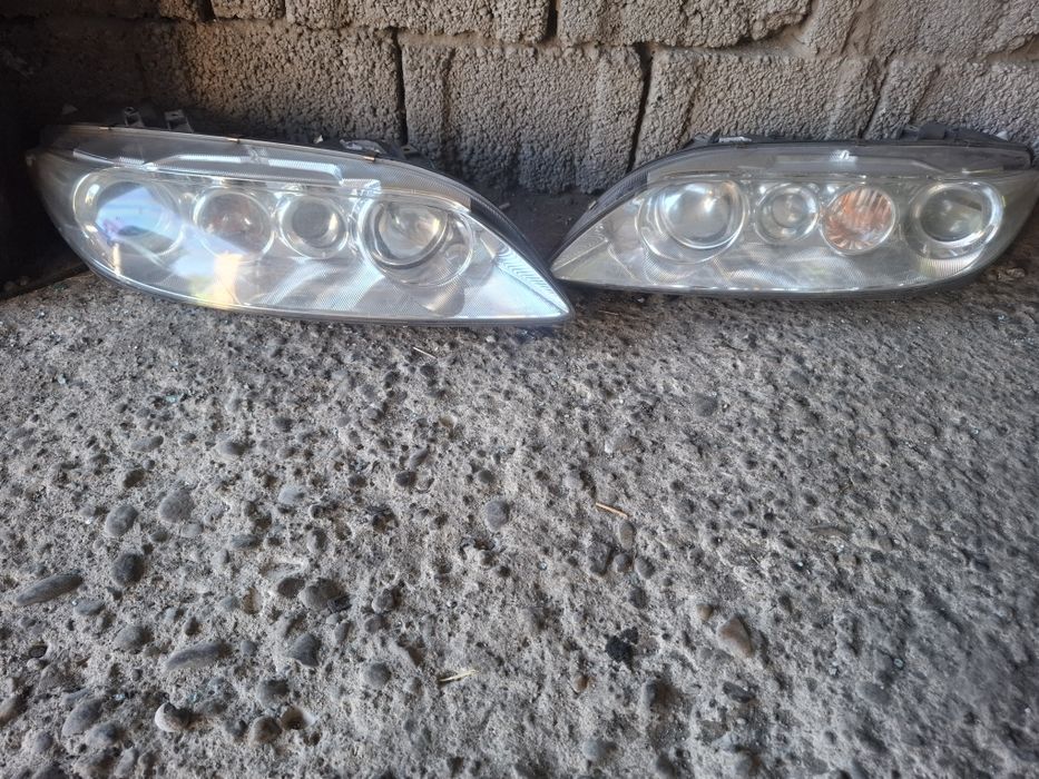 Faruri Mazda 6 în stare impecabila fără probleme!