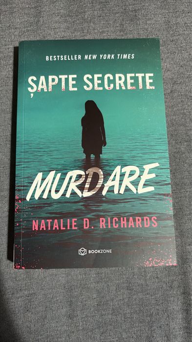 Vand carti in stare buna