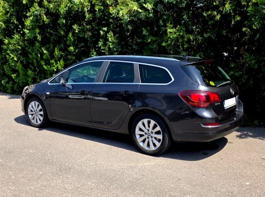 Vând Opel Astra J 2012 1.7 CDTI