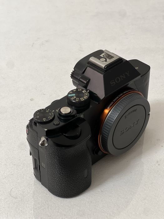 Sony a7s Sotiladi full frem