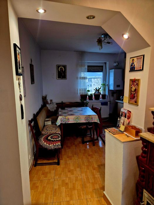 Vand apartament Alesd 2 camere zona centrala