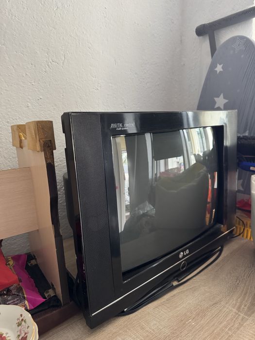 Ковры телевизор угалок диван