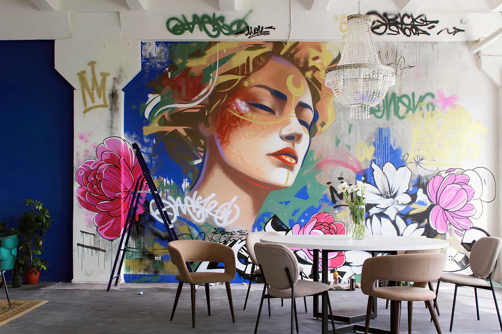 Роспись стен в Уральске. Художник. Аэрография. Граффити