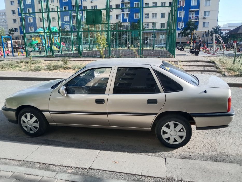 Продаю Опель Вектра