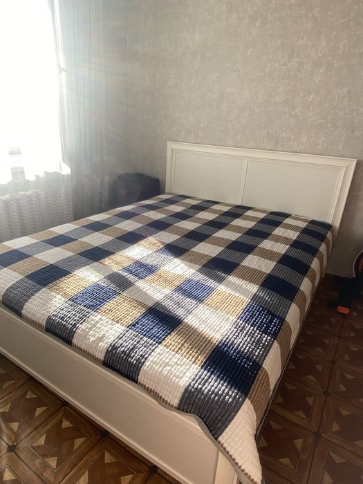 Двухспальный кровать