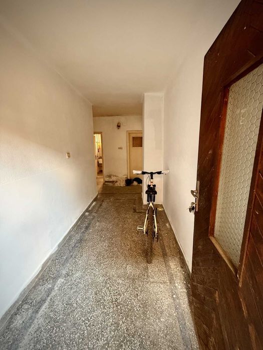 Етаж от къща с два офиса и топ локация – Център