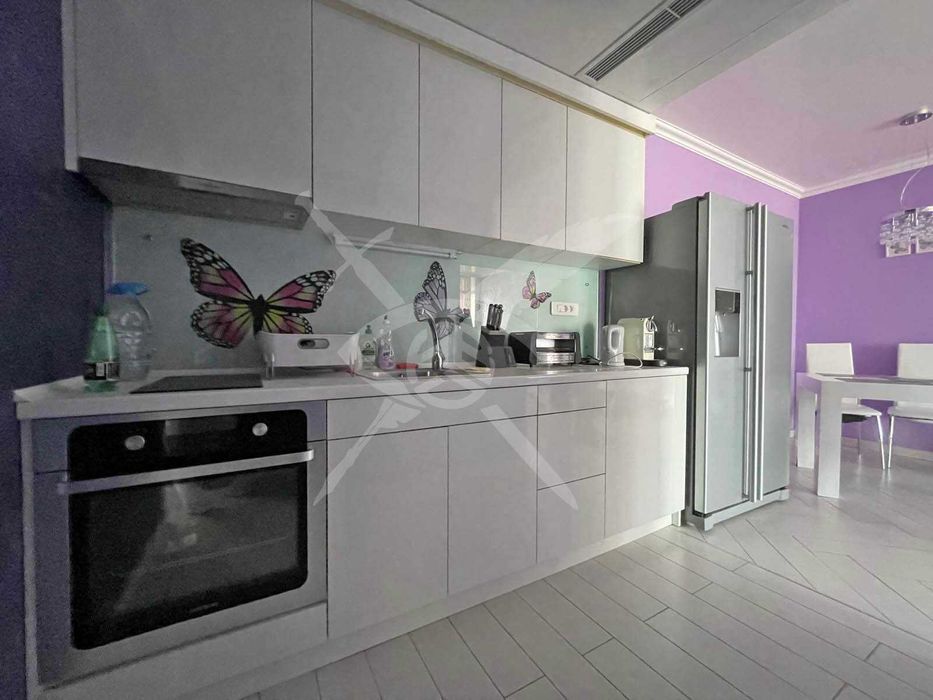 Продава се Тристаен апартамент в к.к. Елените - 100 кв.м за 2070 €/кв.м - Снимка #1