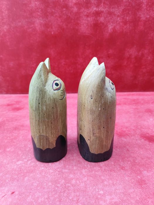 pereche pisici din lemn