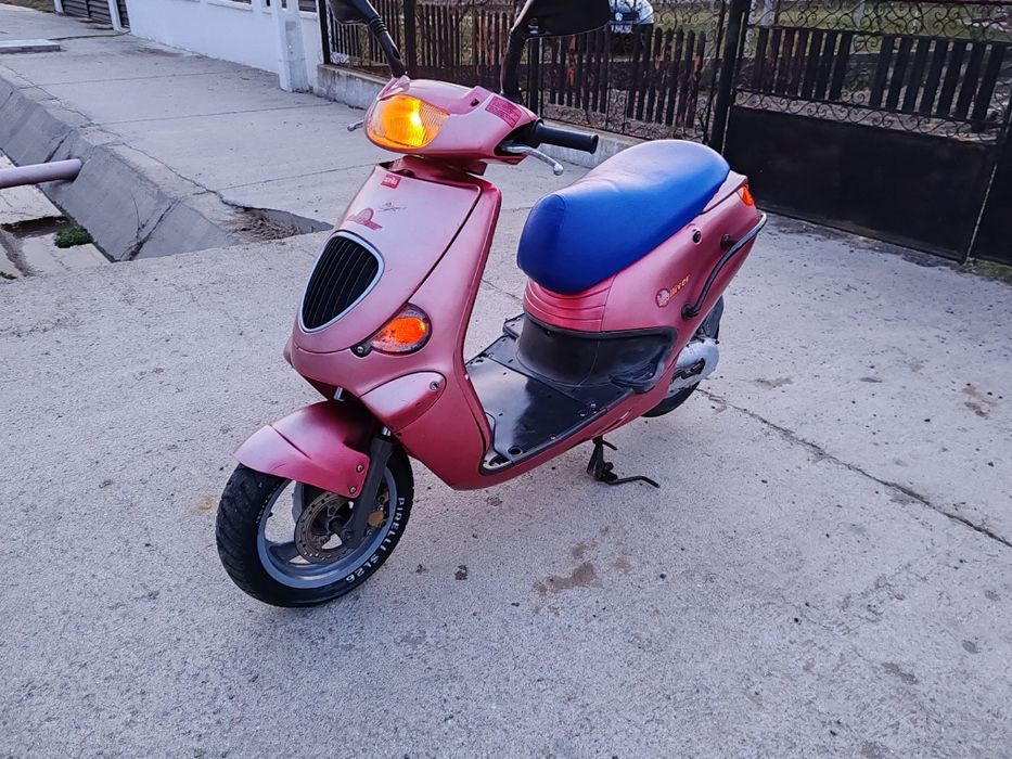 Vând aprilia Gulliver 50cc, răcire pe apă, acte italia