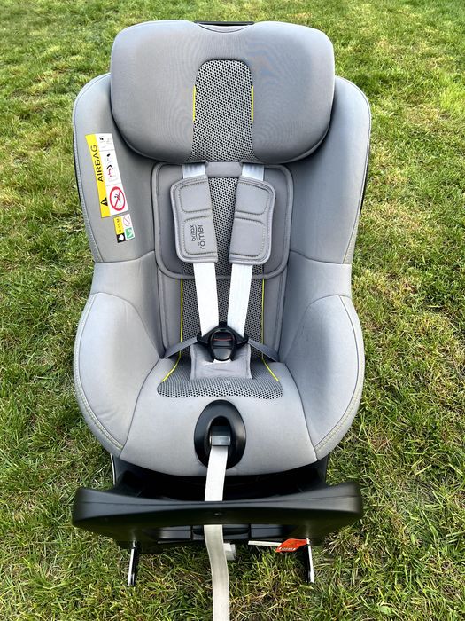 Детско столче за кола Britax Romer Dualfix M i-SIZE, (от 61 до 105 см)