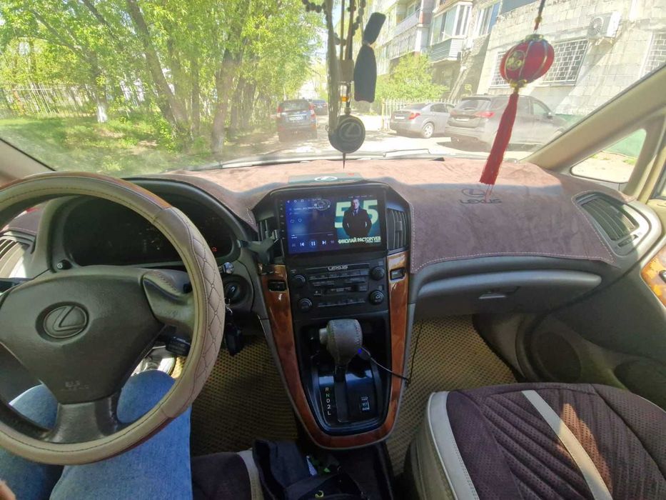 Продам лексус 300