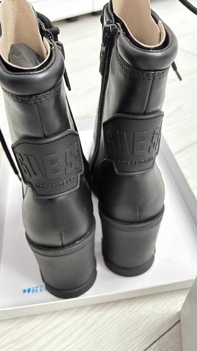 Cizme cu toc Guess 37 - nepurtate