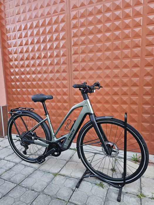 Електрически велосипед Trek FX+ 7 Midstep 2024г. / 500 км / оригинално зарядно TQ / като нов