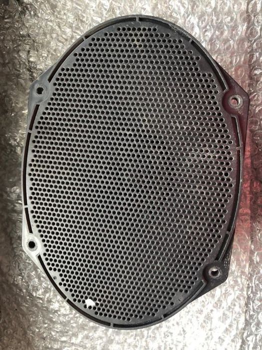 boxa spate ford focus 1